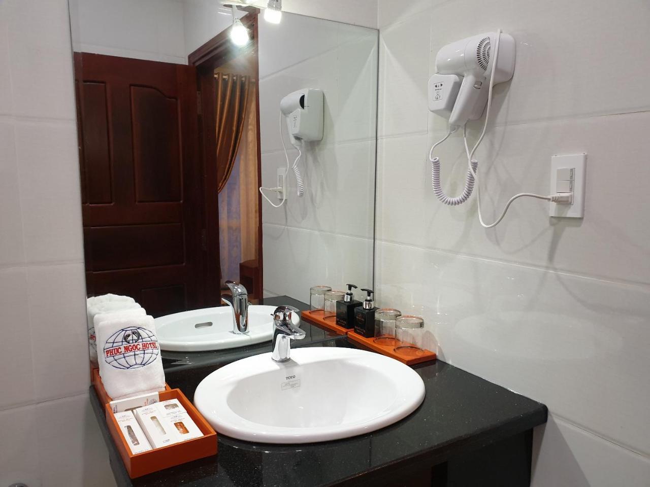 Phuc Ngoc Hotel Rạch Gia Exteriör bild