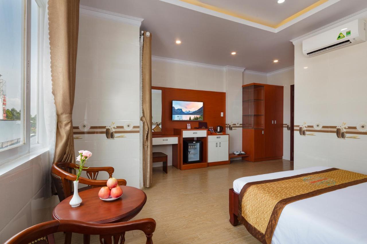Phuc Ngoc Hotel Rạch Gia Exteriör bild