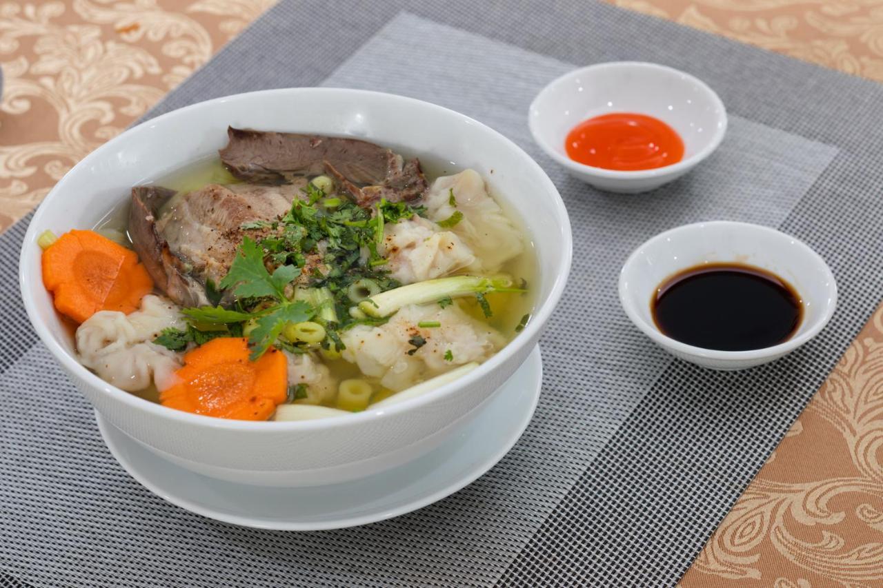 Phuc Ngoc Hotel Rạch Gia Exteriör bild